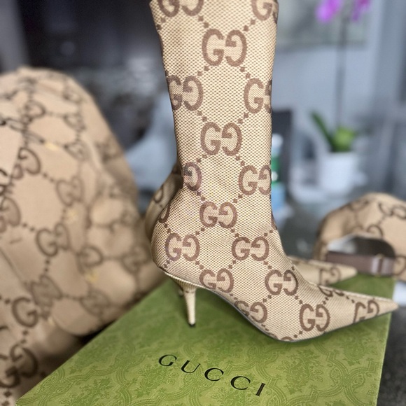 Gucci Shoes - Gucci x Balenciaga
GG Logo Neoprene Sock Boots
Women's Size 36-36,5 37